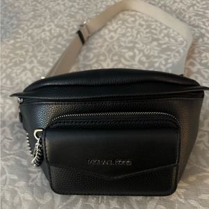 MICHAEL KORS Maisie Large Pebbled Leather 2 in 1 Sling Pack Waist Belt Bag